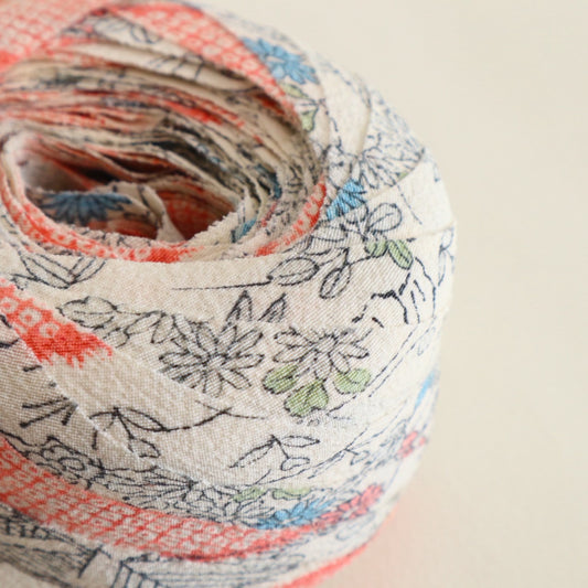 【残りわずか】白地に屋敷に花柄・縮緬(Y02601001)