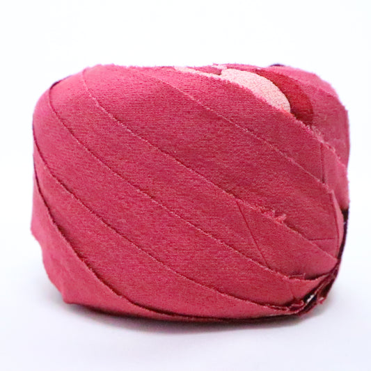 濃紅色に家屋や木の柄・縮緬(Y02306016)