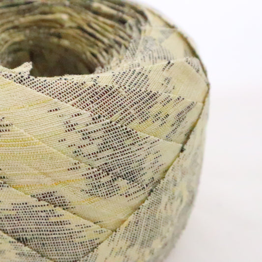 薄黄色に灰色の花柄・紬(Y02306025)