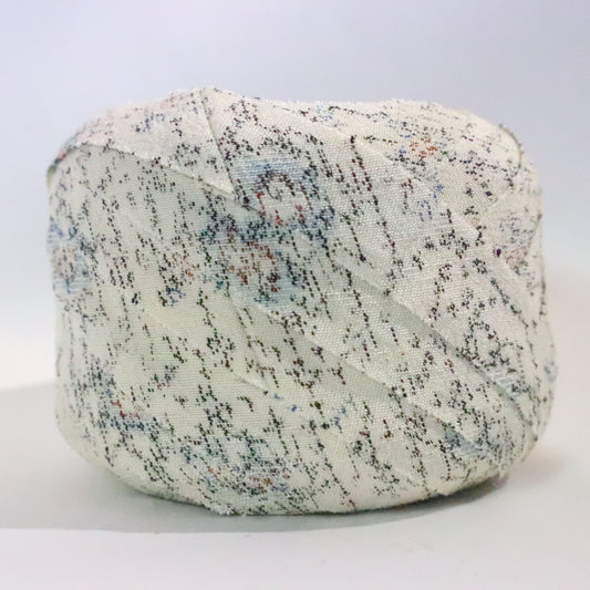 生成りに水色と黒の幾何学柄・紬(Y02310022)