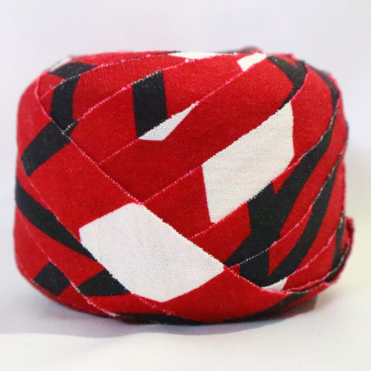 臙脂色に黒と白の幾何学柄・ウール(Y02311029)