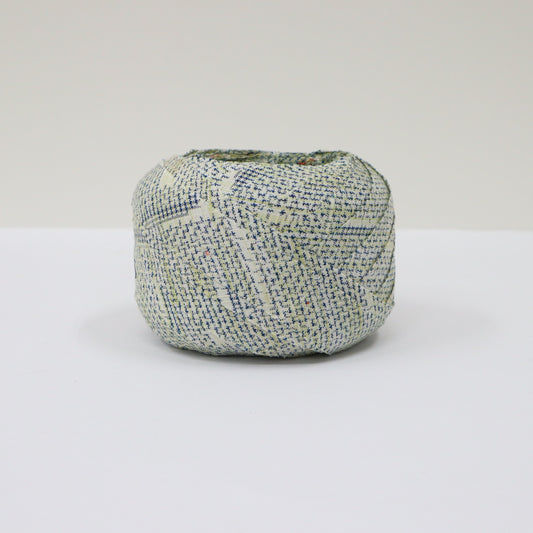 白地に紺と黄色の蚊絣柄紬(Y02408010)