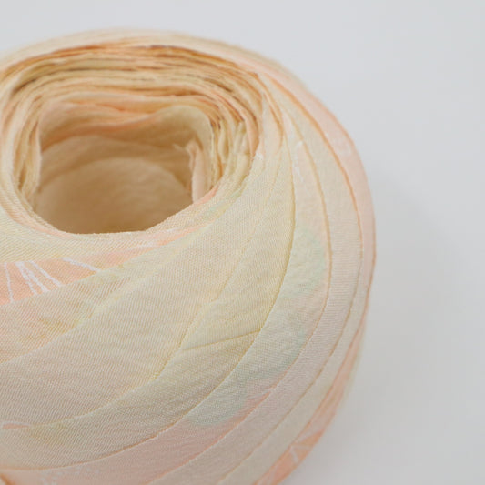 薄い桃色~桜色グラデーションの花柄・化繊(Y02409010)