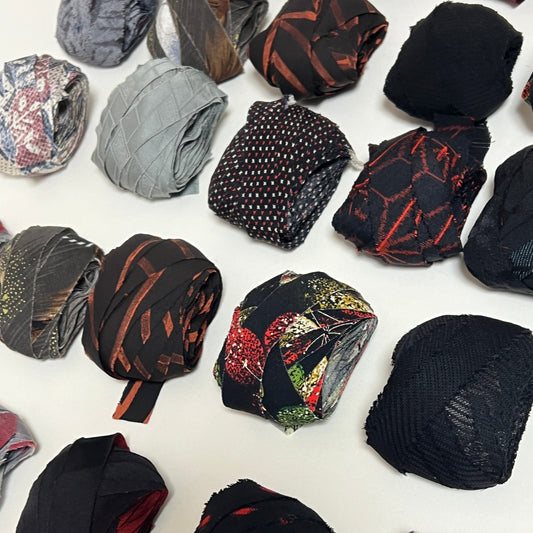 【送料込み】10m×10種ヤーンセット(計100m)| 黒・グレー