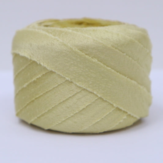 光沢のある卵色・無地(Y02404100)