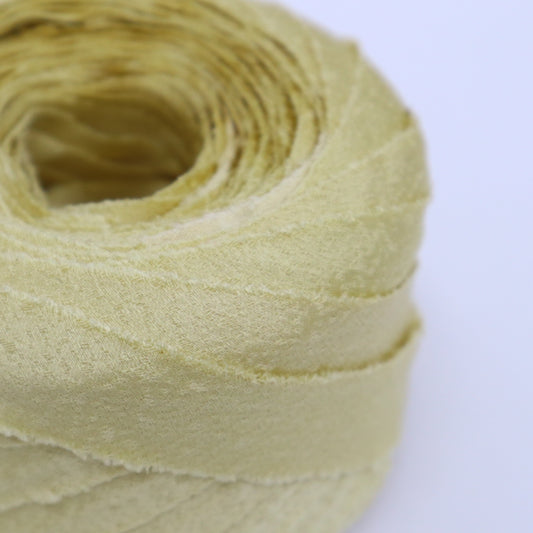 光沢のある卵色・無地(Y02404100)