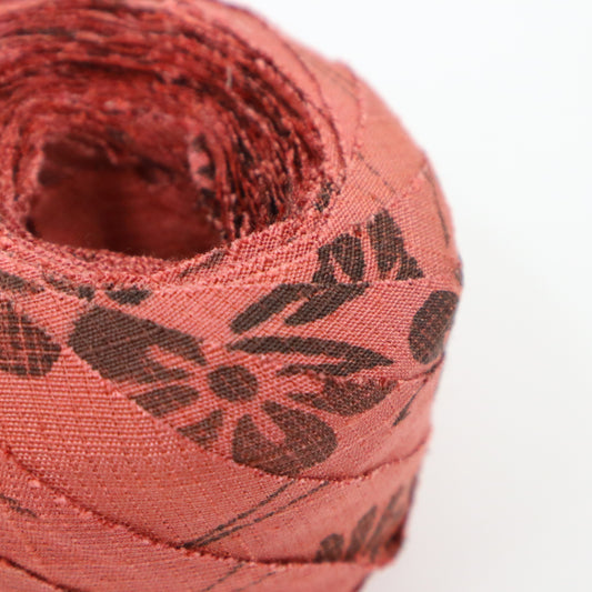 濃桃色に墨色の花柄・染の紬(Y02402018)