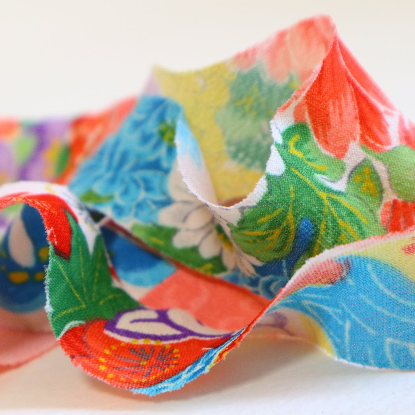 桃色にカラフルな花柄・こども着物(Y02507005)