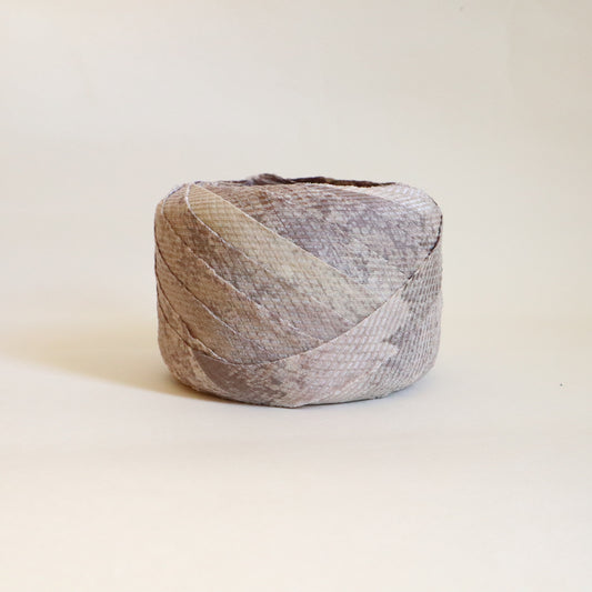 光沢のある灰色と灰藤色の斑柄・交織(Y02509001)