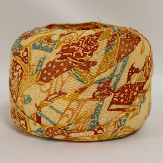 肌色に黄・茶・灰色の屋敷に花柄・縮緬(Y02003065)