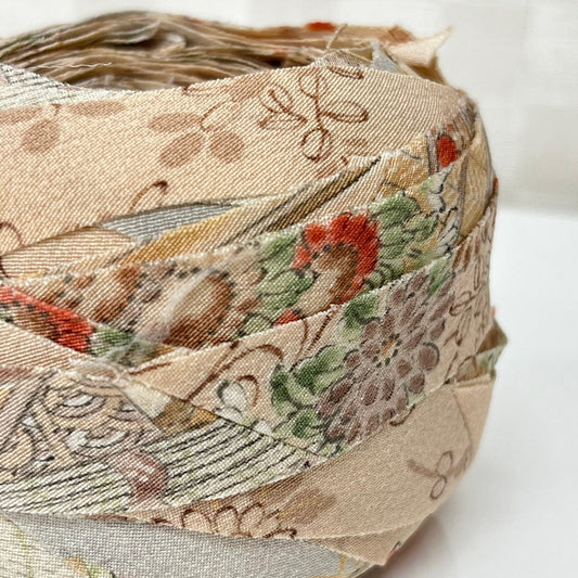 桜桃色に灰色の松竹楓と屋敷柄・小紋(Y02003023)