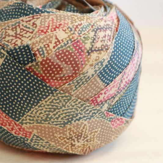 縹色に薄茶色の地紙柄小紋・縮緬(YY02008015)