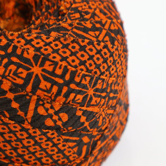 黒に橙色の鹿子や菱柄・縮緬(Y02009109)