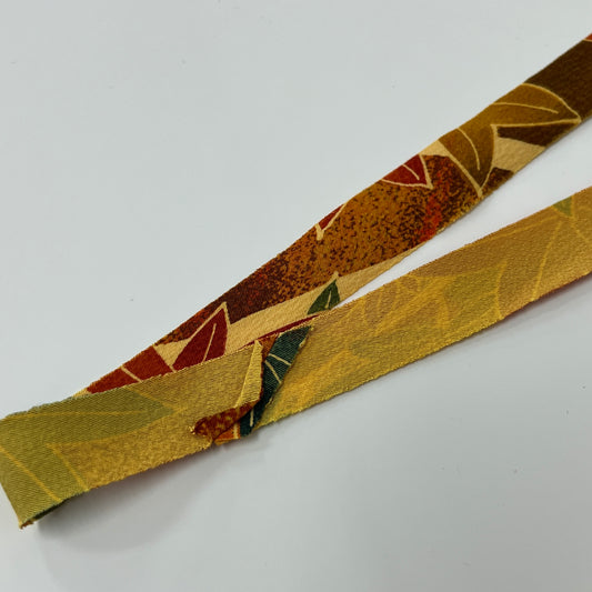 橙色に緑・黄・青・茶の楓柄・縮緬(Y00010013)