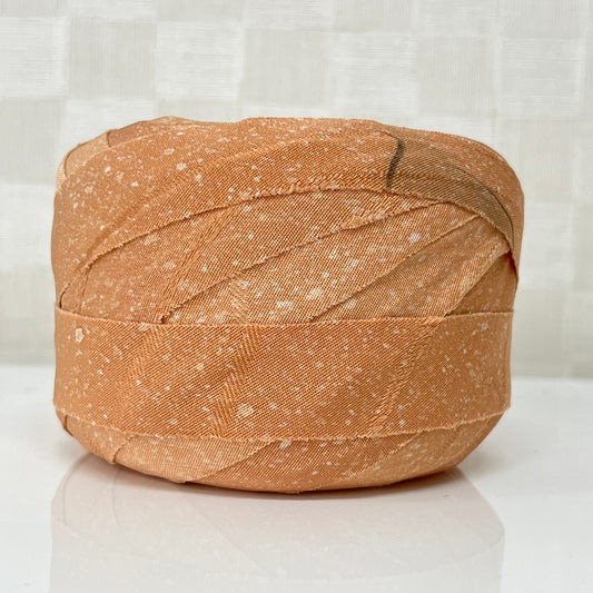 萱草色(うすい橙色)に薄い灰色の柄(Y02009015)