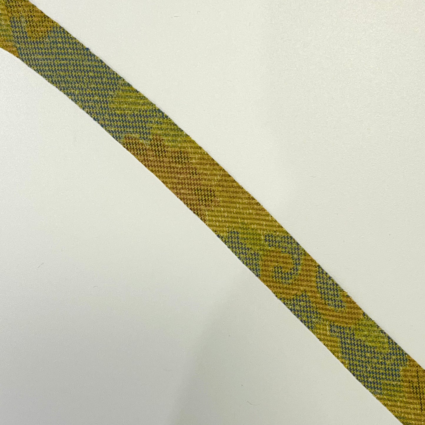 黄色に緑・灰色・水色の花柄・正絹(Y02508002）