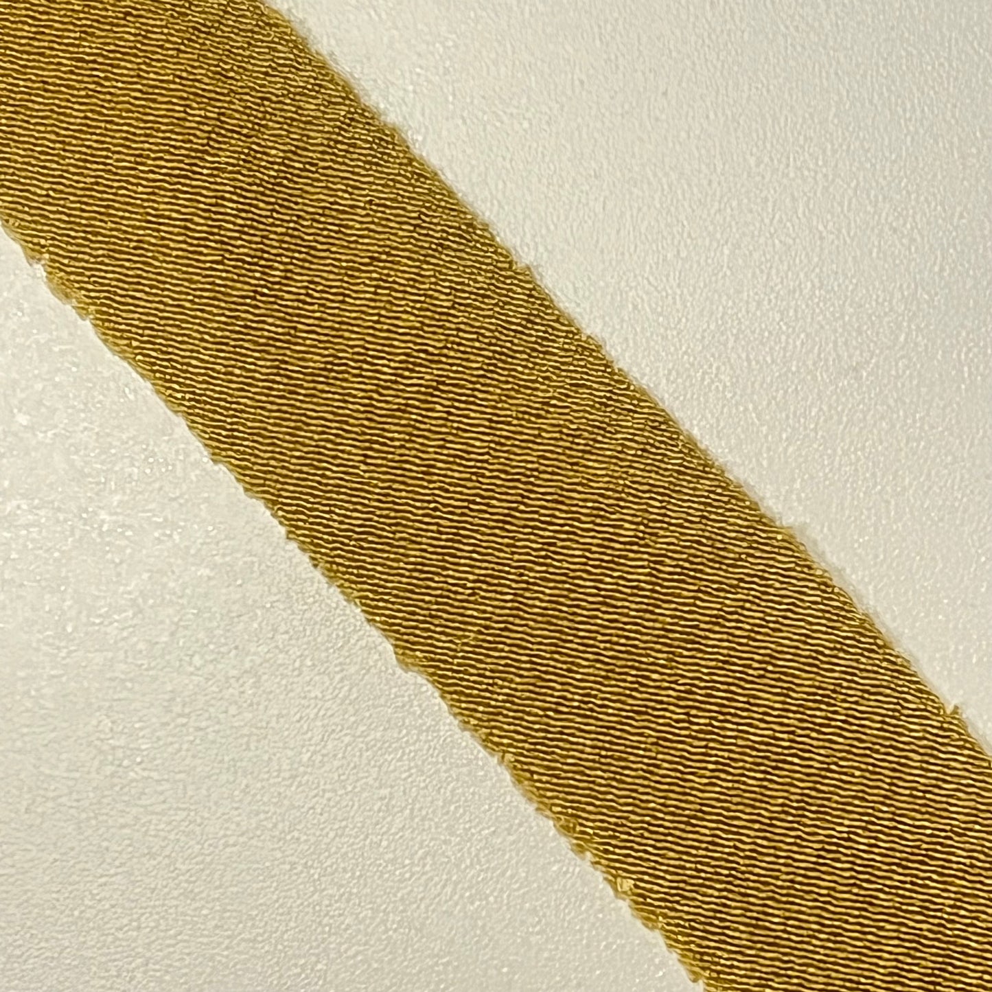 辛子色の無地・縮緬(Y02508001）