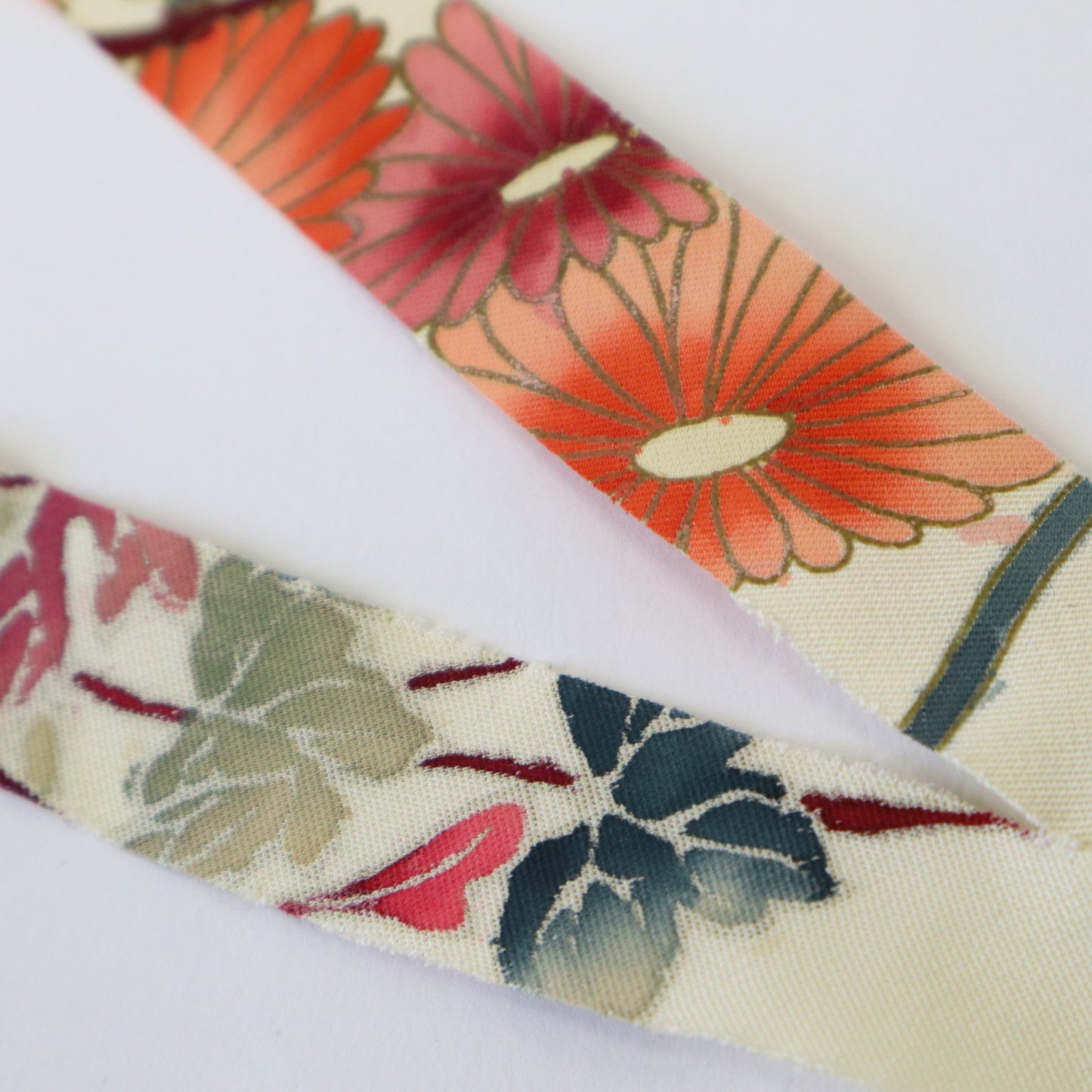 【再販】白カラフル花模様・友禅(Y02205013）