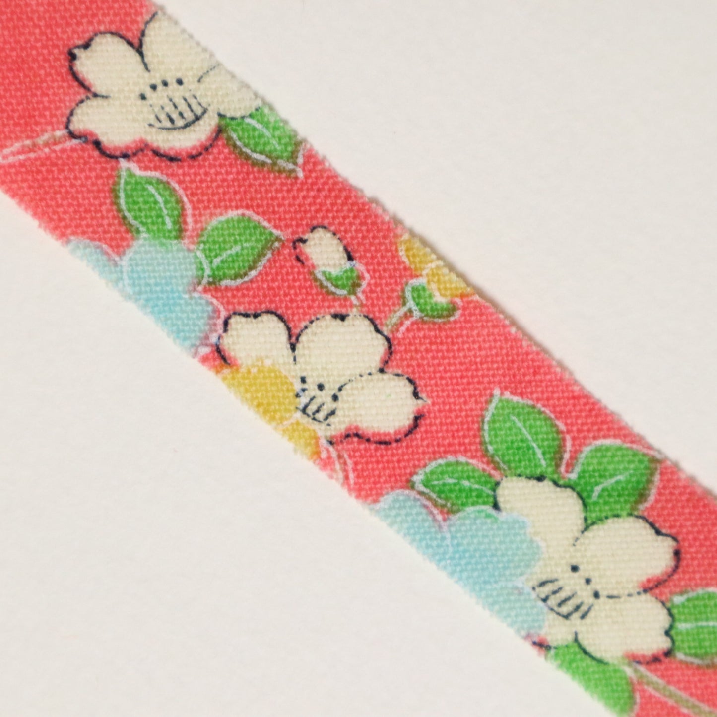 ピンクにカラフルな桜柄・モスリン(Y02601009）