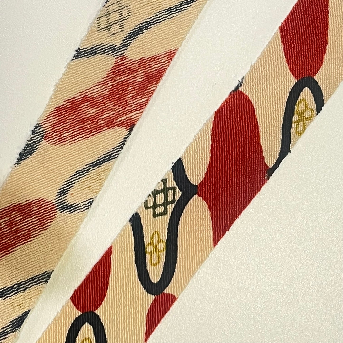 卵色に赤と黒の網目柄・縮緬(Y02508003）