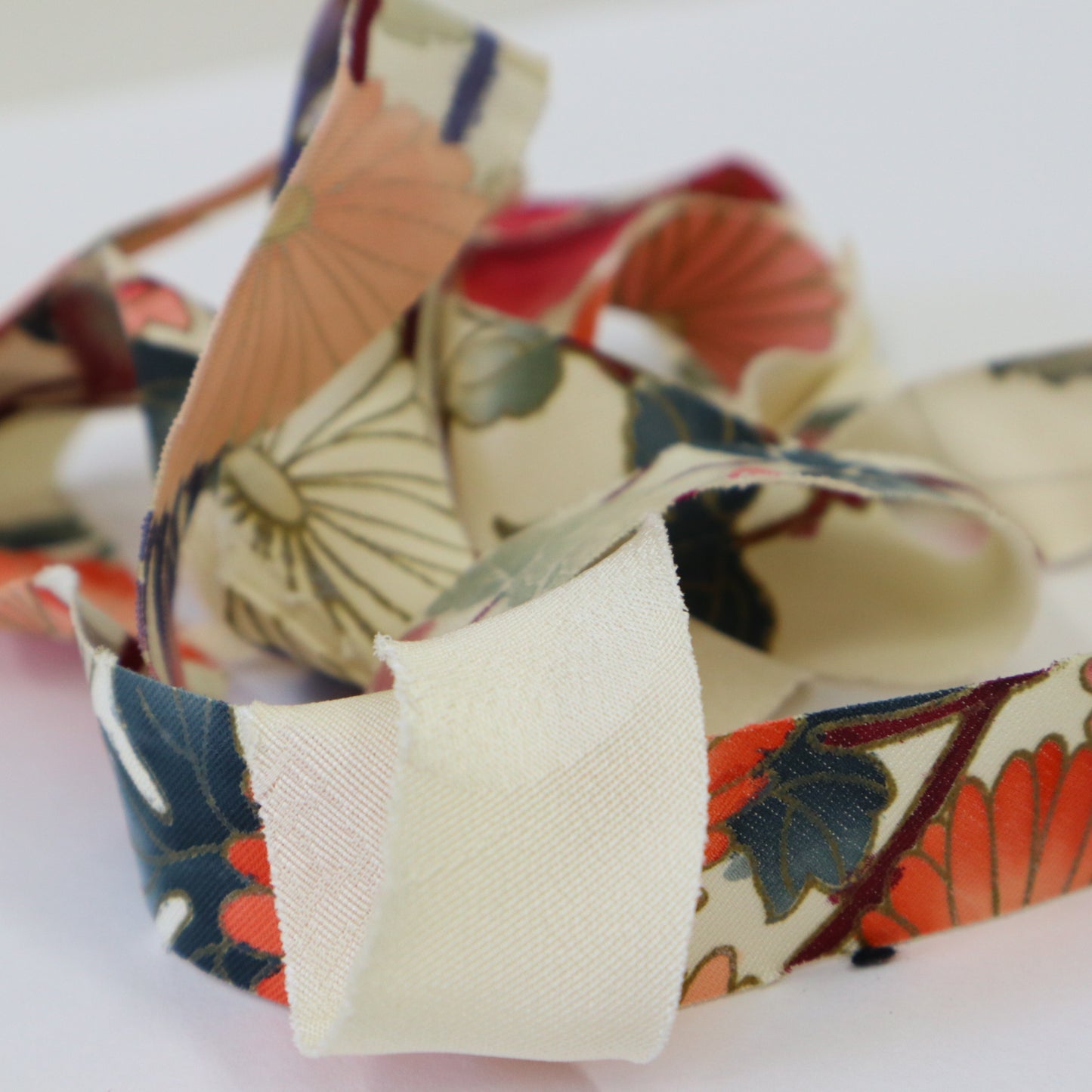 【再販】白カラフル花模様・友禅(Y02205013）